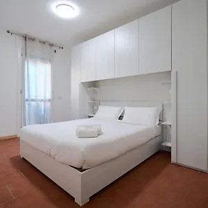 Xenia - Spacious And Bright New Flat With Garden Milano